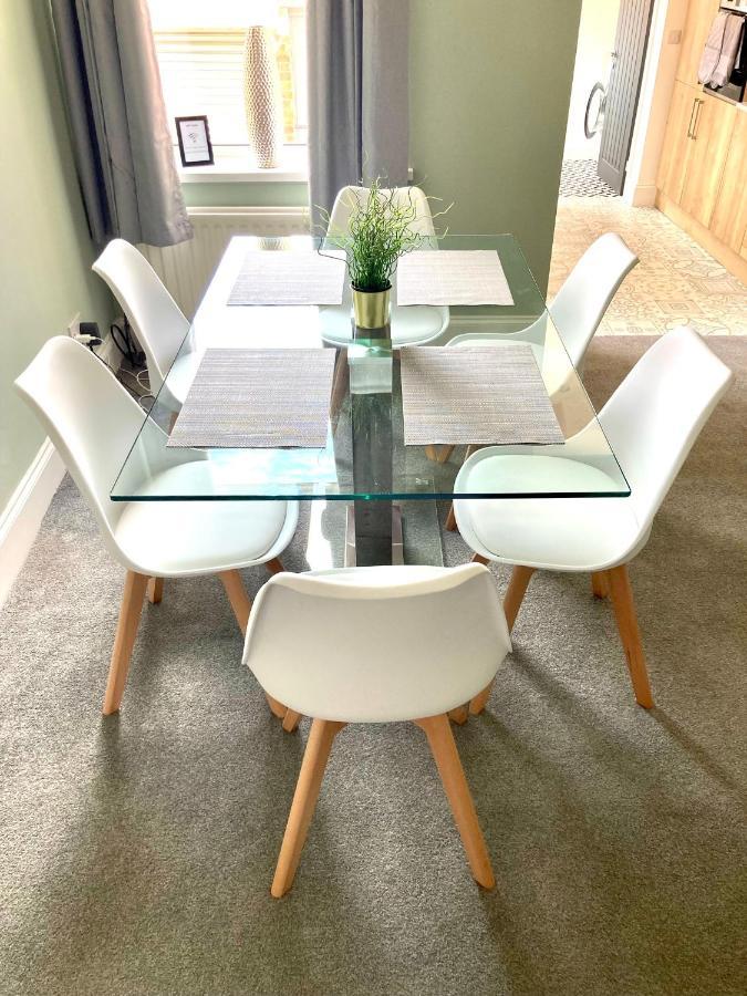 High Barnes 3 Bed House With Parking, Sleeps 7, Quiet Location Apartment Sunderland  Luaran gambar